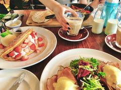 -ROAST coffee & eatery