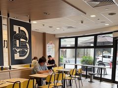 -麦当劳(保利若比邻店)