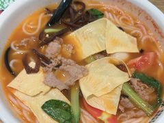 -蒙自源米线大王(东站店)
