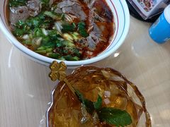 -小椒羊.羊肉粉 龙虾 羊肉串(新地旗舰店)