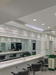 -镁连社·美联社