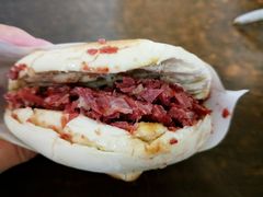 腊牛肉夹馍-清真马乐贝腊牛肉蛋黄菜夹馍(马蓉洒金桥店)