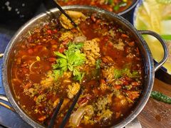 鱼蛋小火锅-拈一筷子·宜宾江湖菜(总店)