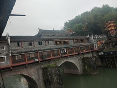 -临江餐馆二楼美食部落