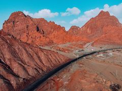 -天山神秘大峡谷