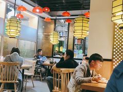 大堂-湘当有饭剁椒鱼头(昆山招商花园城店)