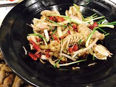 -虾弄弄海派小龙虾·牛羊蝎子火锅