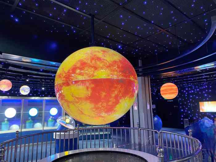 龙岗区科技馆-"深圳红立方科技馆,公共艺术与城市规划馆.