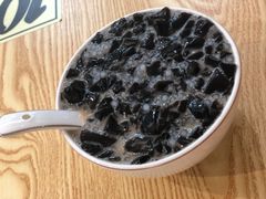 秘制仙草粿-翁林甜品