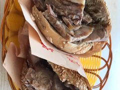 -洪峰浩老北京烧饼夹肉(角门路店)