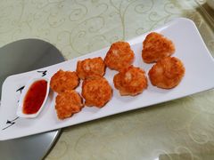 香煎纯手工墨鱼虾饼-深港1厨·港式粤菜