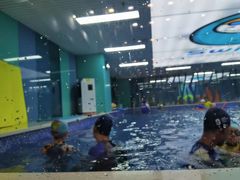 -Swim斯卫姆国际儿童游泳中心(红博中央公园店)