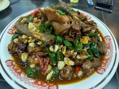 -郑小二山东特色炒鸡店(红小巷店)