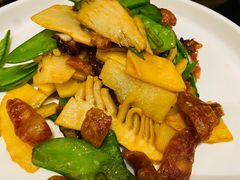 笋尖兰豆炒腊味-高第街56号港式餐厅·精选(世茂广场宽厚里大明湖店)