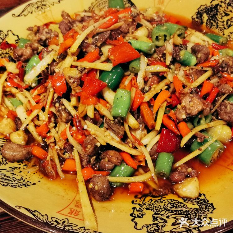 黑龙潭剁椒大鱼头🐟，🌶️辣安逸了！