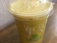 -沪上阿姨鲜果茶(世茂广场宽厚里店)