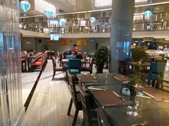 -上海滴水湖皇冠假日酒店