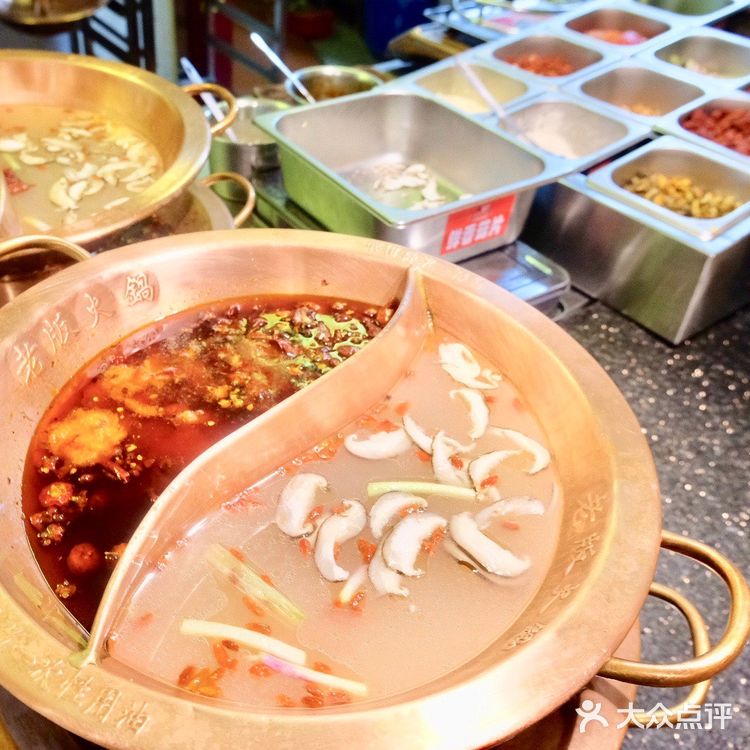 香脆长圆简直就是艺术品，免费小食有红油饺子 冰粉