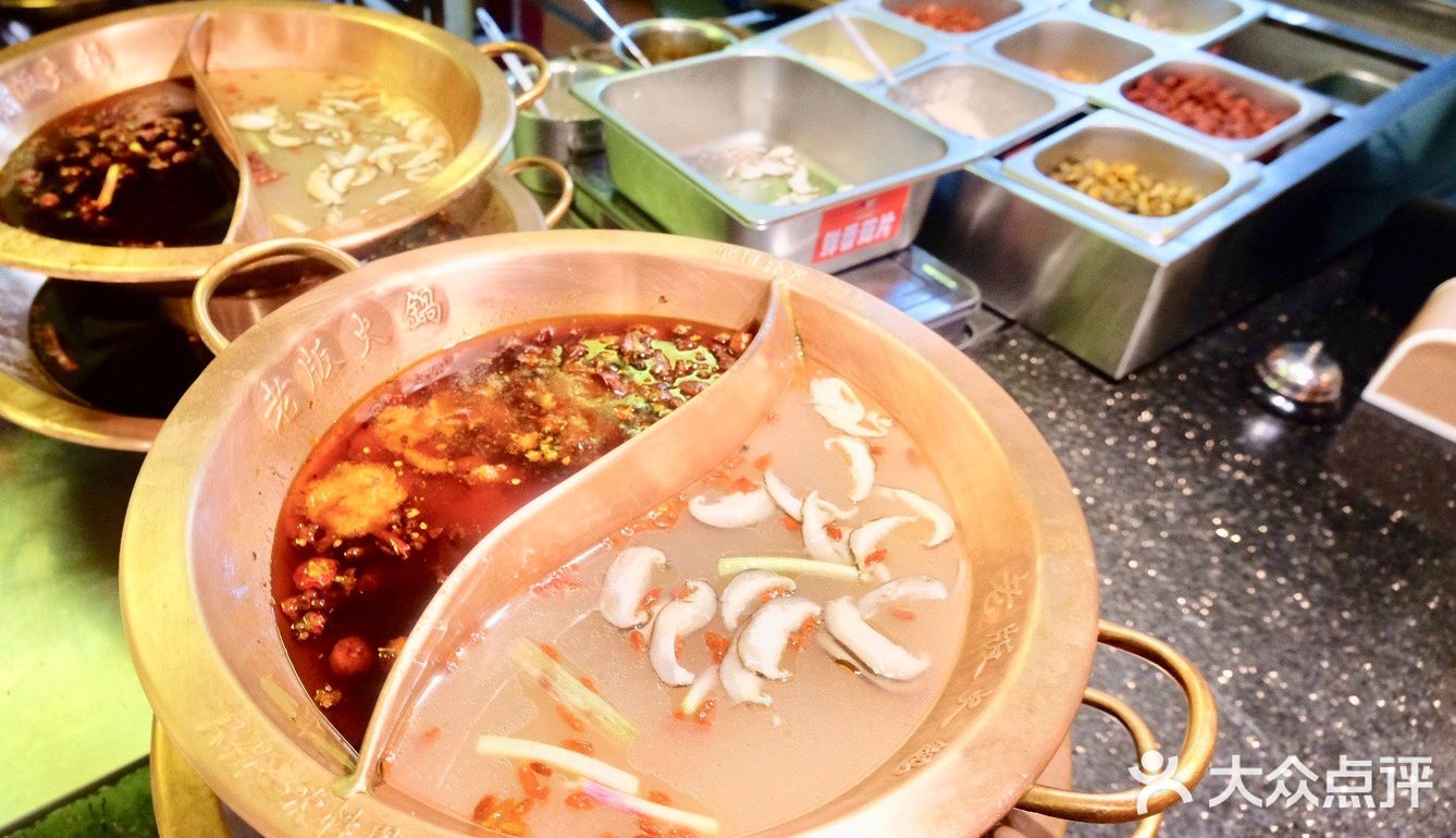 香脆长圆简直就是艺术品，免费小食有红油饺子 冰粉