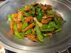 辣椒炒黑毛猪肉-许爷家·生态湖鲜(徐汇日月光店)
