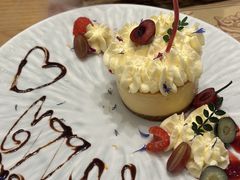 -Mark&Mars Restaurant