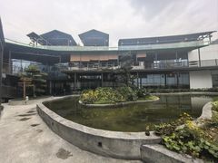 -茅草房·河畔园林火锅