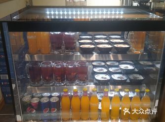 三个人撸串，撸的是江湖