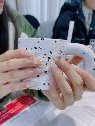 -UGIRL有个美甲