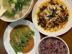 -阿姨来了月嫂服务中心(徐汇店)