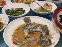 -侬佳蒸菜馆(听潮店)