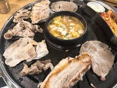 -江南猪肉商会无限续吃(弘大店)