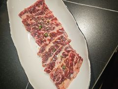 -山川小町·极番烧肉(新地假日广场店)