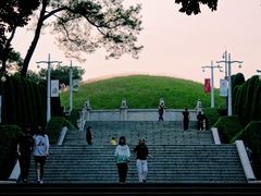 -烈士陵园(地铁站)