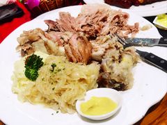 煮肘子-申德勒加油站餐厅(三里屯北小街店)