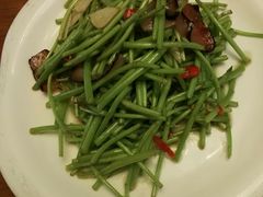 藜蒿炒腊肉-楚湘园·湖南湖北菜