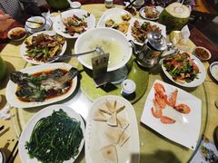 -四川小胡子海鲜(丁村万人海鲜广场店)