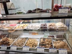 面包甜点陈列柜-真老大房鲜肉月饼(南京路步行街店)