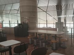 -麦当劳(鄂尔多斯机场店)