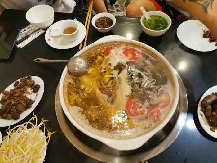 毛哥老鸭汤(临江门店)-"重庆果然是个3d城市,跟着导航七拐八拐突.