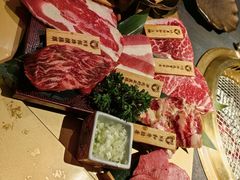 -铭牛烧肉·和牛海鲜自助(高新月牙湖店)