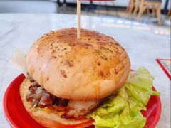 经典秘汁炭烤风味牛堡-必胜客(长安长青店)
