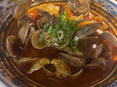 -爆炸头阿姨小四川正宗川味小吃(无任何分店)