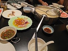 -鲜入唯煮·港式海鲜牛肉火锅(金宝街店)
