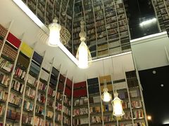 -钟书阁(松江泰晤士小镇店)