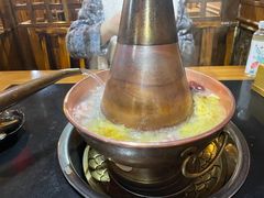 -果松木炭酸菜铜火锅·外婆参鸡汤