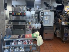 -麦当劳(乳山路店)