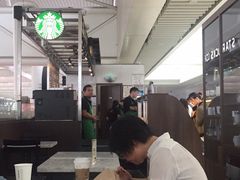 大堂-星巴克(上海虹桥站2A检票口)