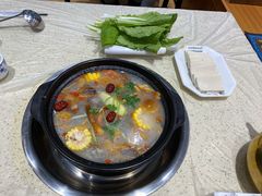 山菌牛肉汤锅-九寨沟特色牦牛肉汤锅