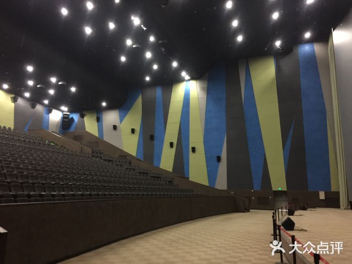 天幕新彩云国际影城(激光巨幕店)图片