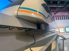 -龙阳路磁悬浮列车总站-停车场